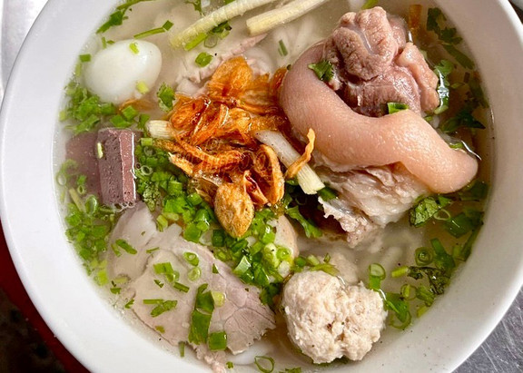 Bánh Canh Sườn Bò & Hàm Heo - 124D Nguyễn Chí Thanh