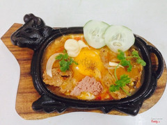 Ốp la hai bò một trứng 25k