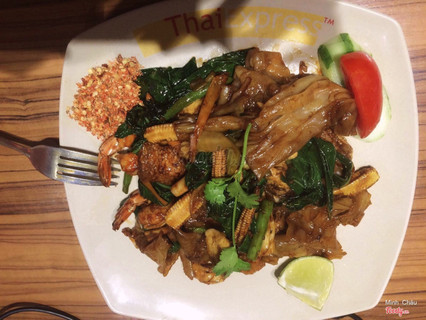 Phở xào hải sản