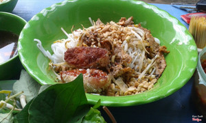 bún thịt xào