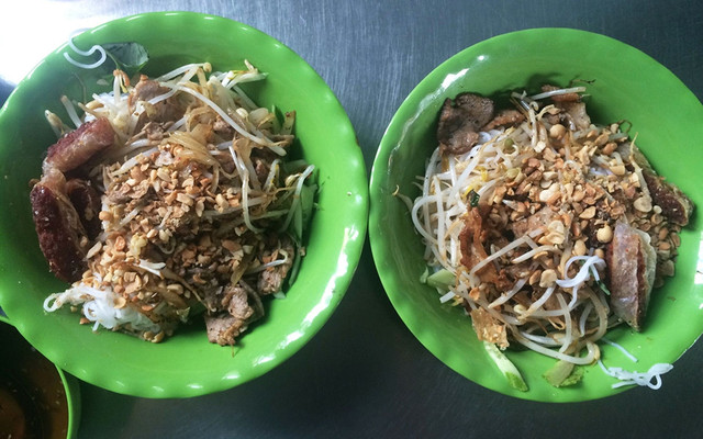 Bún Thịt Xào - Bà Huyện Thanh Quan