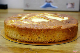 Apple cake