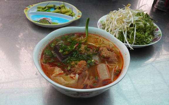 Ngọc Linh - Bún Riêu, Ốc & Bò