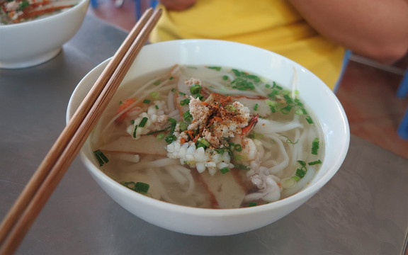 Lê Giang - Bánh Canh Ghẹ & Hải Sản