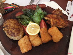 Meat plate, change steak thành cá nhé.