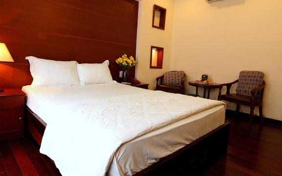 Moonlight Hotel Saigon South