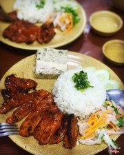 cơm tấm sườn nướng