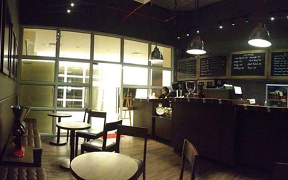 Thái Long Coffee, Tea & Juice