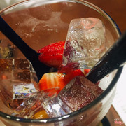 đá làm từ máy sạch bảo đảm vẹ sinh