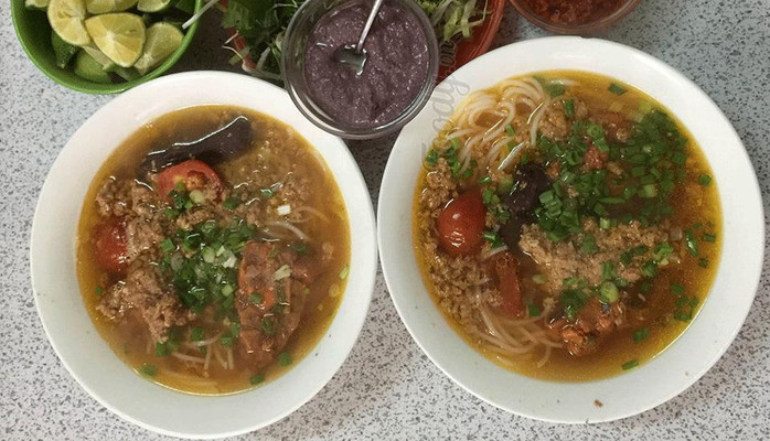 Hai Chị Em - Bún Riêu & Bún Mắm, Canh Bún