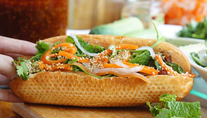 Bánh Mì Xíu Mại & Ốp La, Thịt Nướng