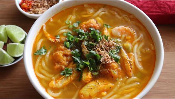 BÁNH CANH CUA GIA LINH - TÊN LỬA