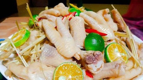 Mlem Mlem - Chân Gà Sả Tắc & Bánh Ép Huế - Cách Mạng Tháng 8