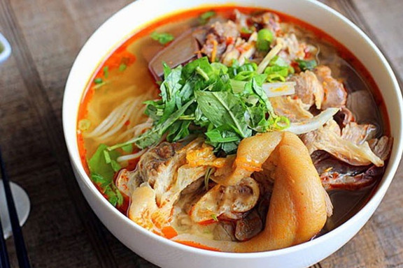 Bún Bò Gân - Dì Sáu Since 1989 - Đường Số 4