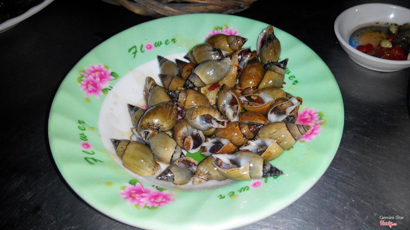Ốc cà na xào bơ