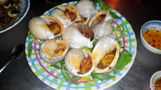 Ốc tỏi nướng