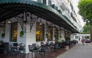 La Terrasse du Metropole Cafe - Sofitel Legend Metropole Hanoi