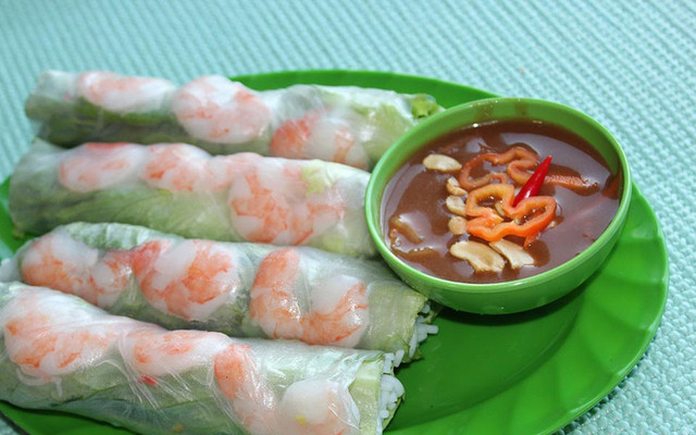 Quán Ăn Vặt Ốc Em - Cách Mạng Tháng 8