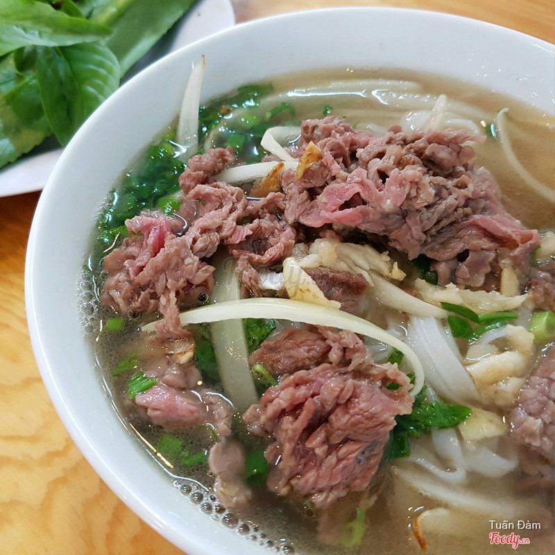 Phở bò tái lăn