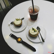Cupcakes + Tea