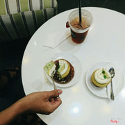 Bánh + Trà