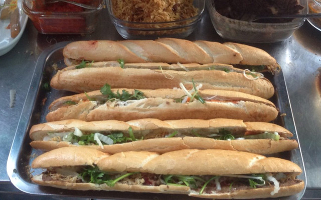 Bánh Mì Que