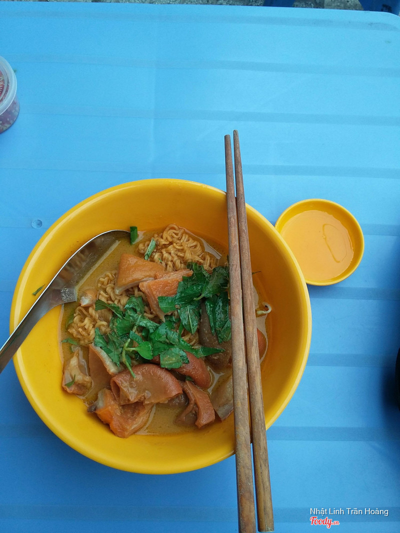 Phá lấu mì gói 20k