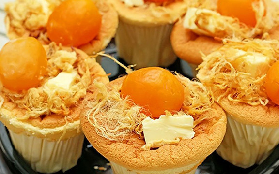 Lyly's Cakes - Bánh Bông Lan Trứng Muối - Shop Online