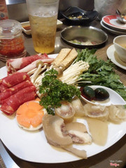 Phần lẩu sa tế bò cay gọi thêm