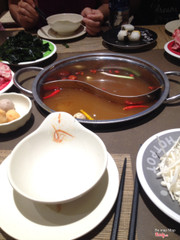 Nước lẩu cay và không cay