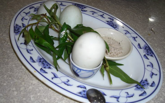 Bánh Mì, Cháo, Trứng Vịt Lộn