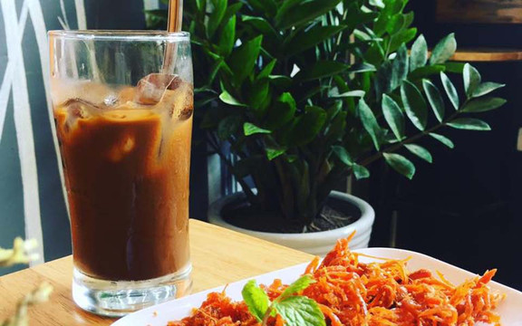 Moon Cafe - Xuân Diệu