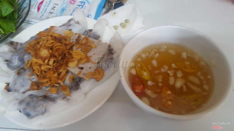 Bánh và nước chấm