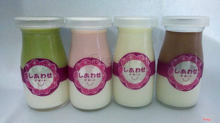 Bánh Pudding với nhiều hương vị thơm ngon khác nhau. (Phomai, trà xanh, anh đào, dâu và socola).
Hũ thủy tinh có thể mang về làm vật dụng trang trí.