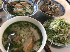 Bún chả cá + sứa / bún chả cá + xíu qách