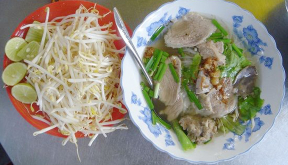 Hủ Tiếu Bình Dân - Quang Trung