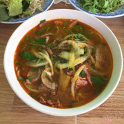 Bún bò tái nạm