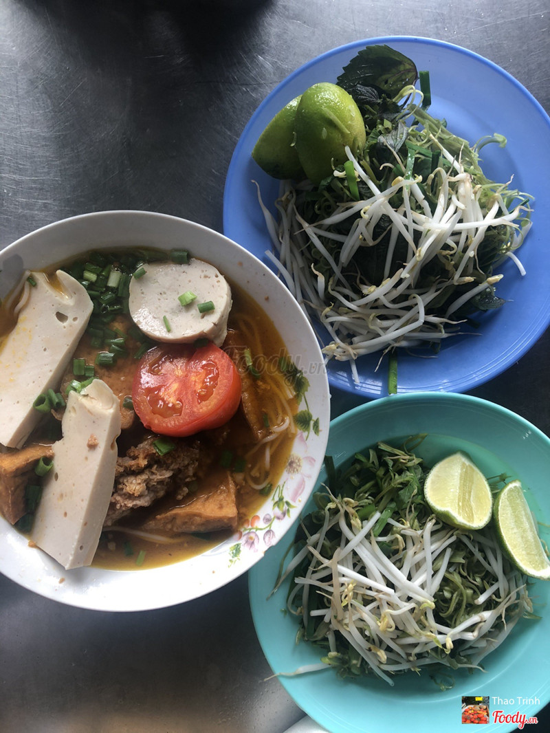 Bún riêu chả