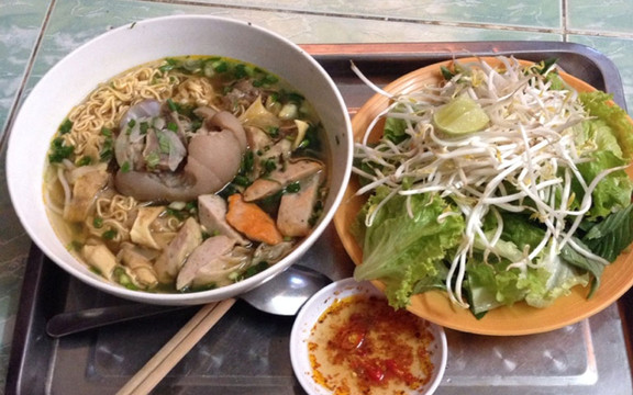 Bún Bò Huế Trang - Trần Hữu Trang