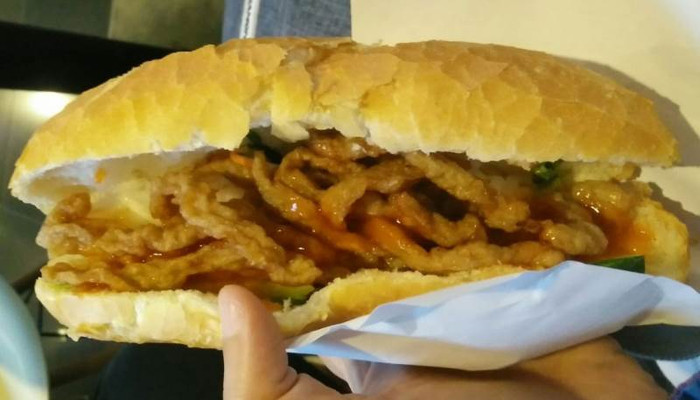 Bánh Mì Chả Cá - Nguyễn Văn Luông