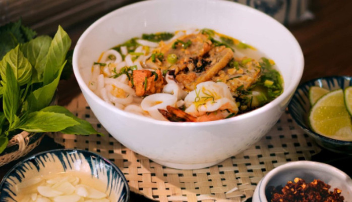 Bánh Canh - Sài Gòn Chị Thương - Lạc Long Quân