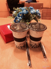 Ding tea là nơi dừng chân vô cùng quen thuộc của những ai "nghiện" trà sữa. Vô cùng đa dạng và phong phú về thể loại trà cũng như các loại topping. Tuy đã ra mắt trân châu trắng nhưng mình thấy trân châu đen vẫn là lựa chọn hoàn hảo nhất