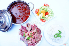 Lẩu tê cay xóm ga