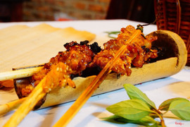 Bánh ướt thịt nướng