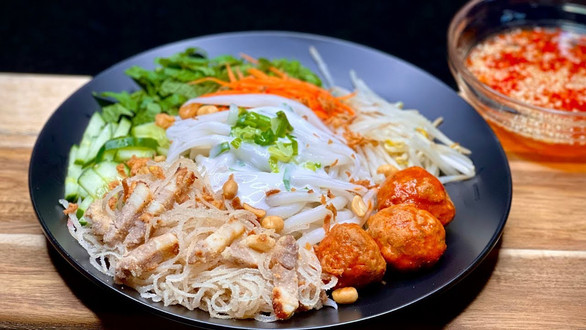 Bánh Tằm Bì Giao - Nguyễn Trọng Tuyển