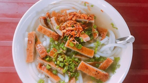 HƯƠNG - Bánh Canh Chả Cá Sườn Non - 63 Nguyễn Trọng Quản