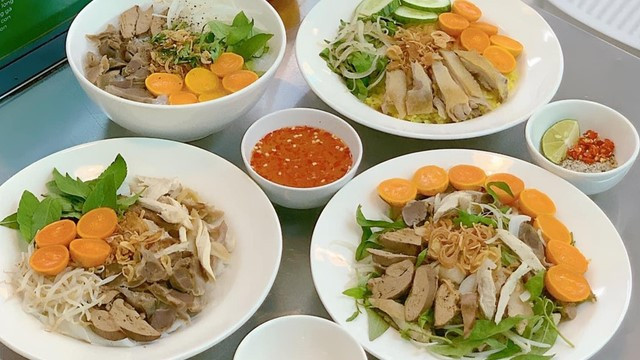 Bánh Ướt Lòng Gà - Cô Ba Béo