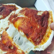 Pizza nhân nhồi nức tiếng của Cowboy Jack's. Ngoại trừ việc nhiều phô mai ra thì ăn cũng bình thường