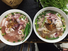 Hủ tiếu mực trứng và hủ tiếu mực ống