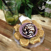 Bánh ngọt (kiểu pancake) sốt socola - 15k